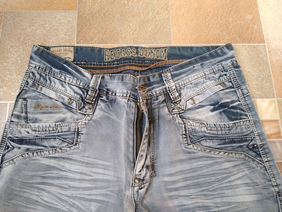 Джинсы новые Regass