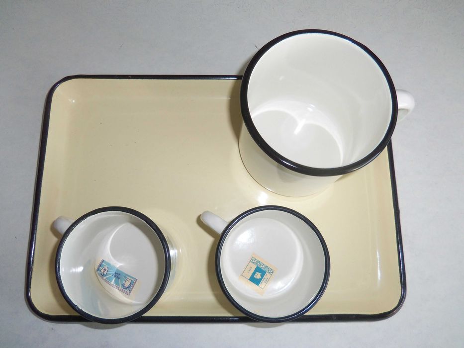 Посуда эмалированная СССР - селедочницы, кружки (новые)