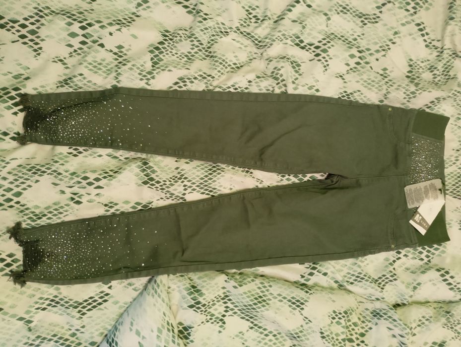 Nowe spodnie jeansowe M Sara r.xs