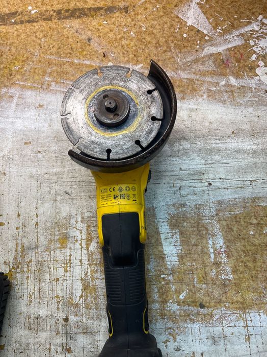 Szlifierka Kątowa dewalt