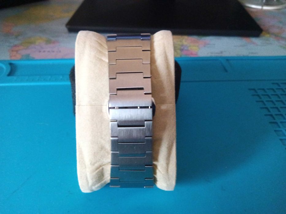 Relógio quartzo pulseira integrada