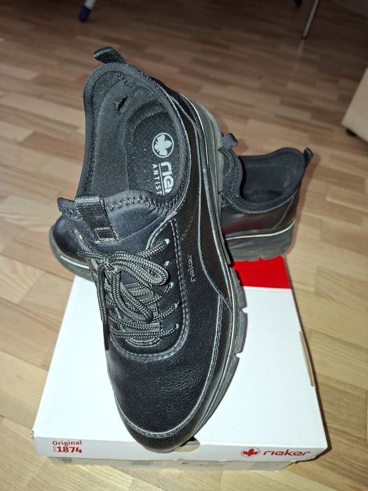 Кросівки жіночі Rieker, 40