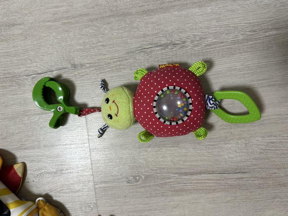 Іграшки підвіски на коляску tiny love infantino