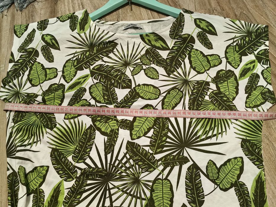 Nowa długa biała sukienka w zielone liście z wiązanym paskiem