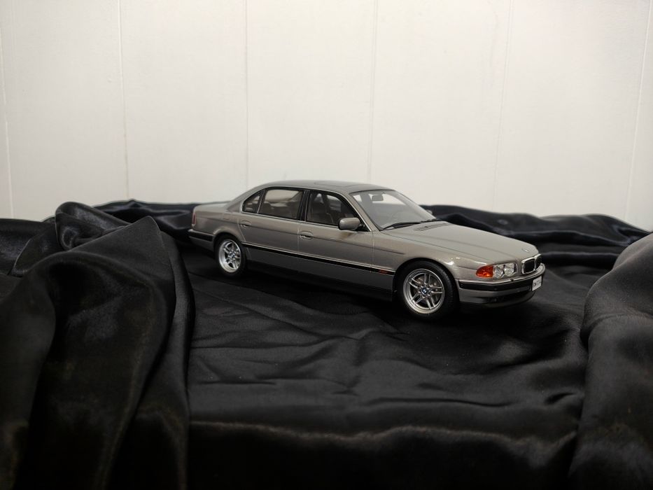 BMW E38 Otto 1:18