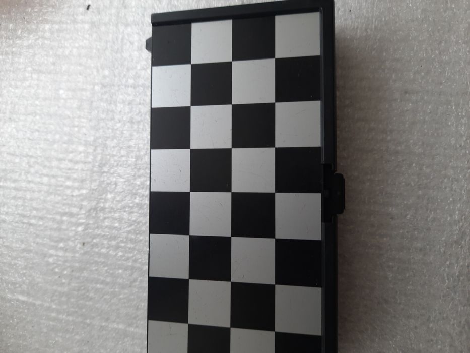 Шахмати дорожні магнітні.