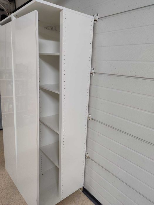 Roupeiro IKEA em bom estado