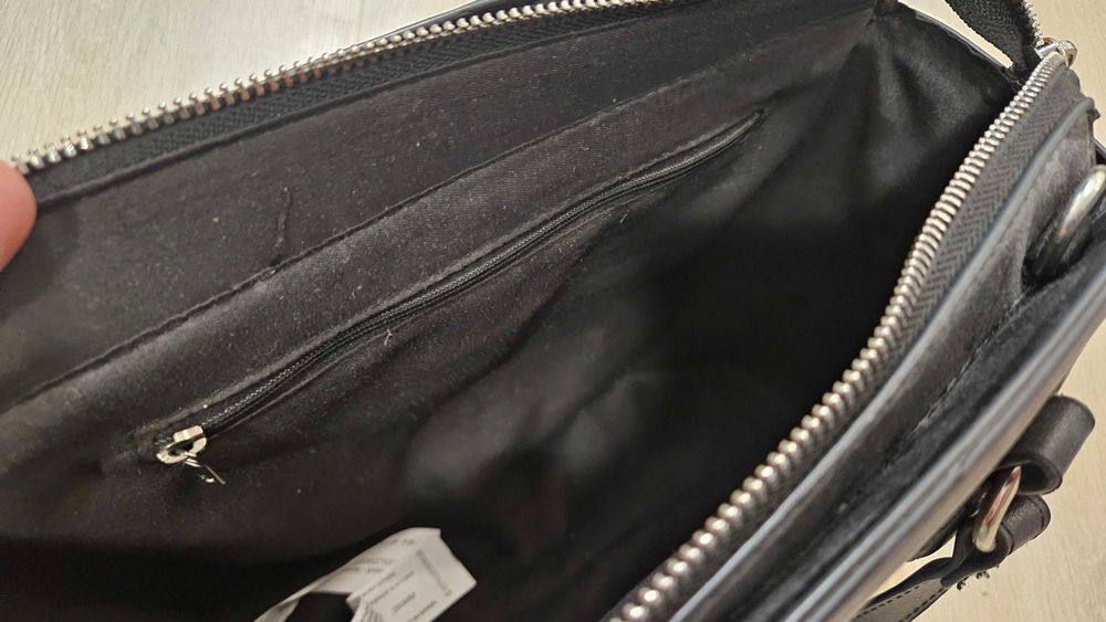 Elegancka damska torebka Stradivarius czarna z zamkiem