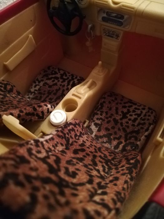 Carro descapotável da Barbie dos anos 90