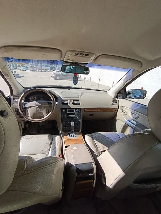 Продам Volvo XC90