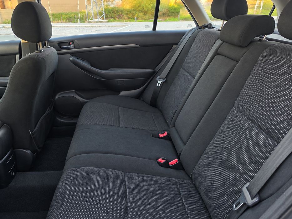 Toyota Avensis SW T25 2.0 D4D Bom Estado
