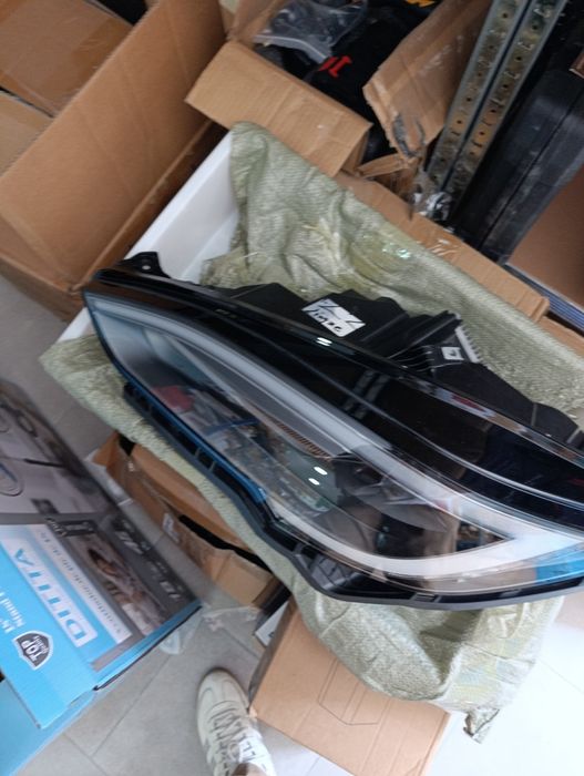 Farol para tesla