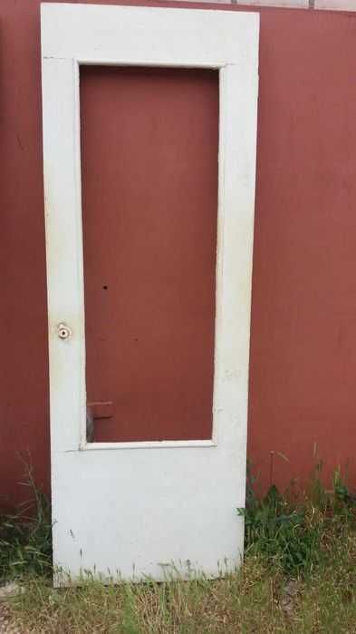 Межкомнатные двери 0,7*2м без стекла б/у