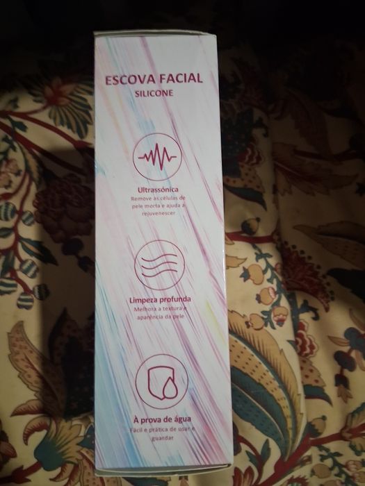 Esponja de massagem facial nova, embalada