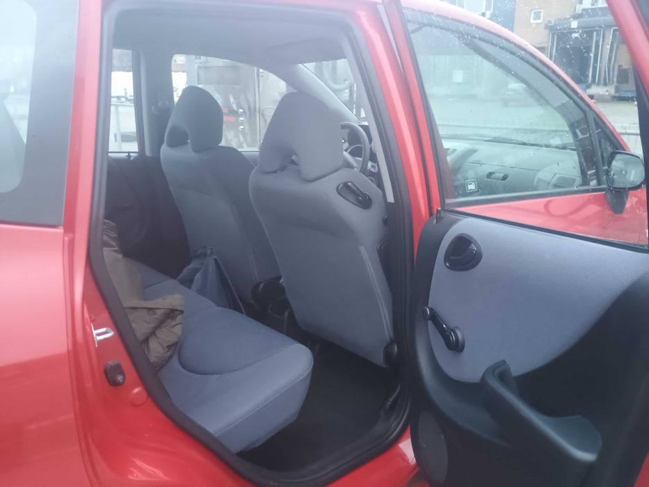 Хонда Джаз автомобіль 2004