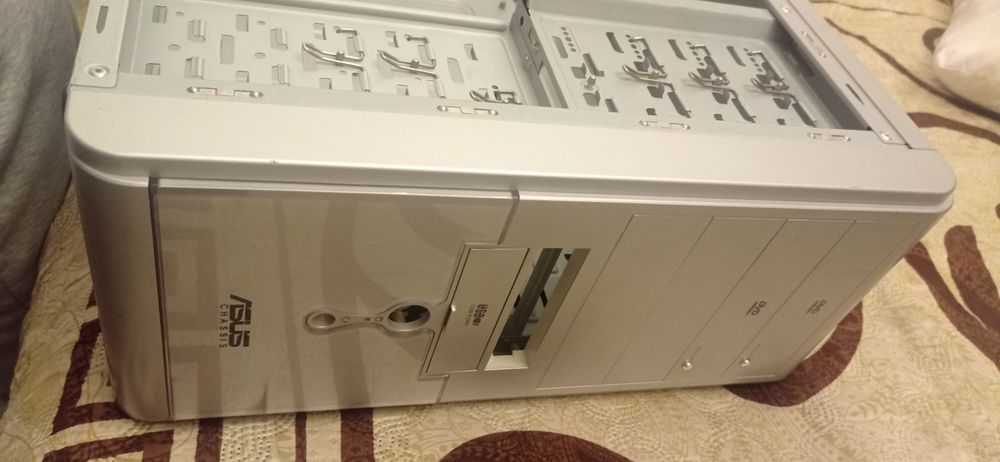 Старі корпуса atx для пк