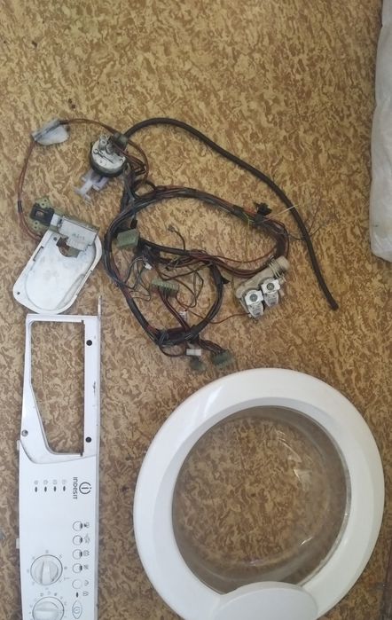 Indesit люк, клапана, замок и тд.