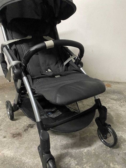 Carrinho de bebé Chicco, Goody Plus que fecha sozinho. Está novo