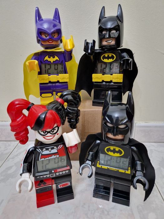 Bonecos da Lego com relógio