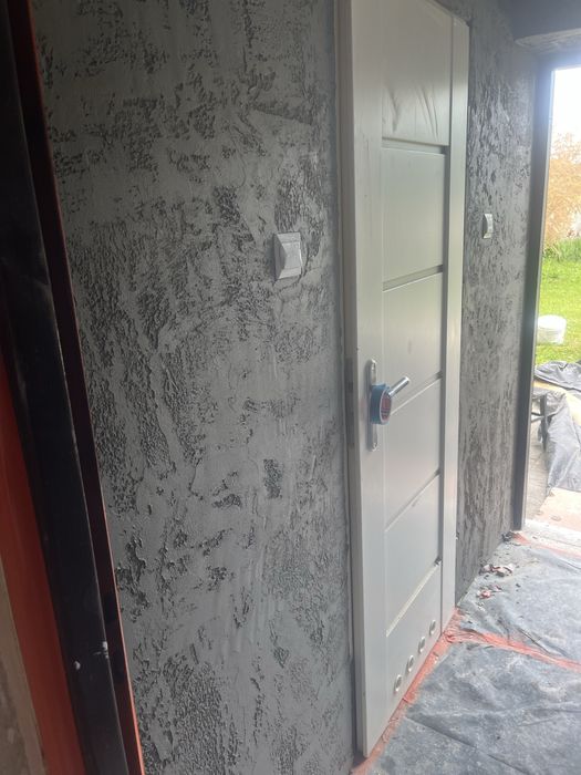 Elewacje podbitki  gipsowanie malowanie sufity podwieszane