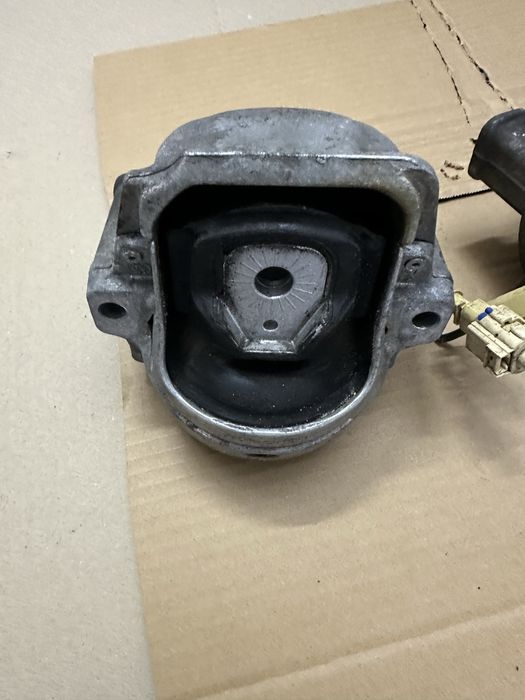 Подушка двигуна audi q5,8r0199381