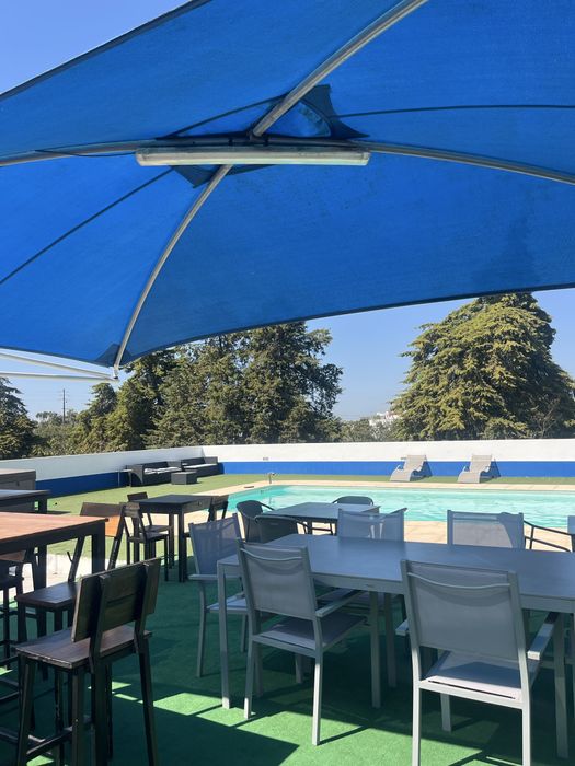 Espaço para festas/eventos com piscina + espaço interior