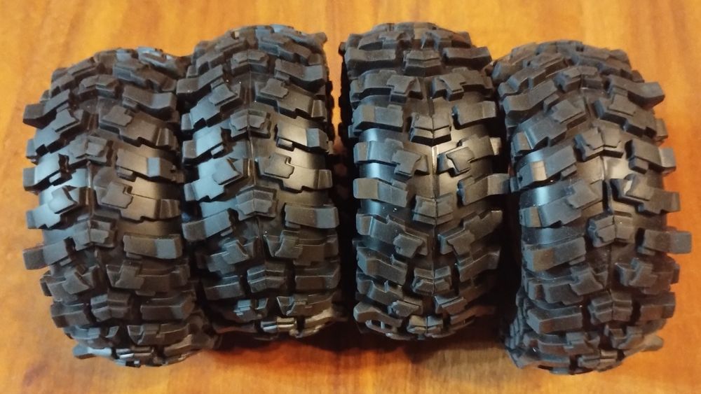 RC 1/10 crawler , axial.