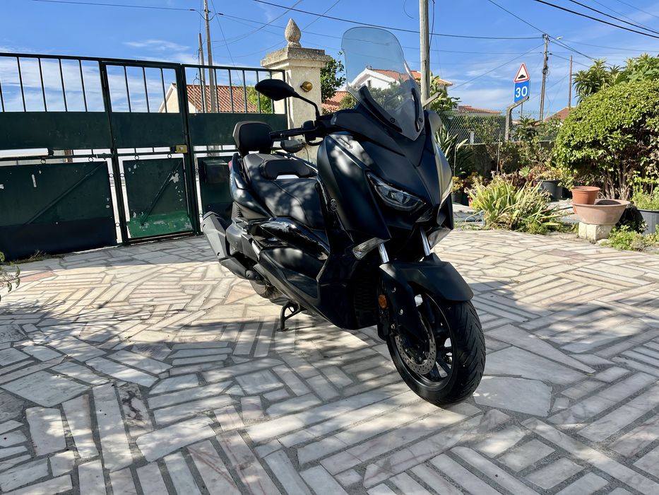 Yamaha XMAX 400 Iron Max