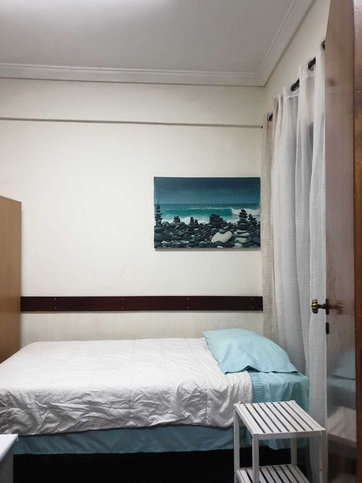 Quarto com casa de banho privativa em arroios