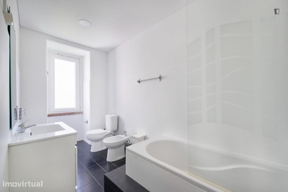 Quarto - localizado em Alameda Lisbon