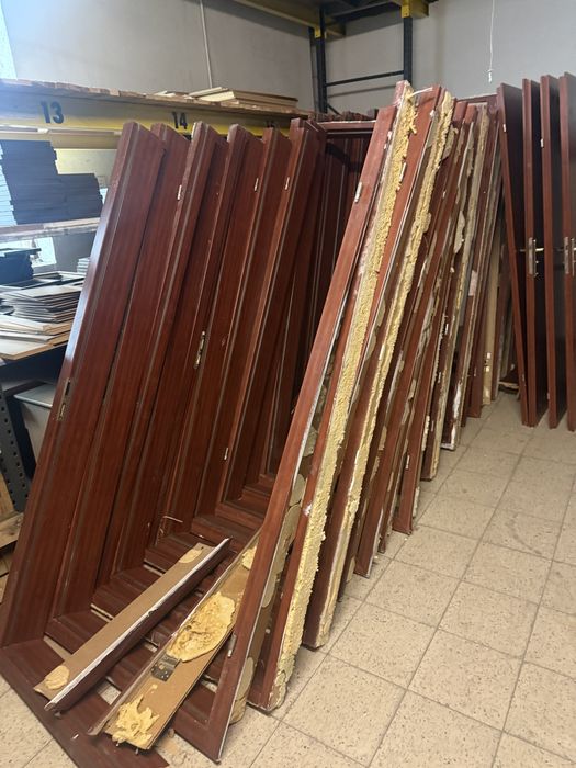 Drzwi solidne z demontażu hotelowego 80/90 tki 52 sztuki