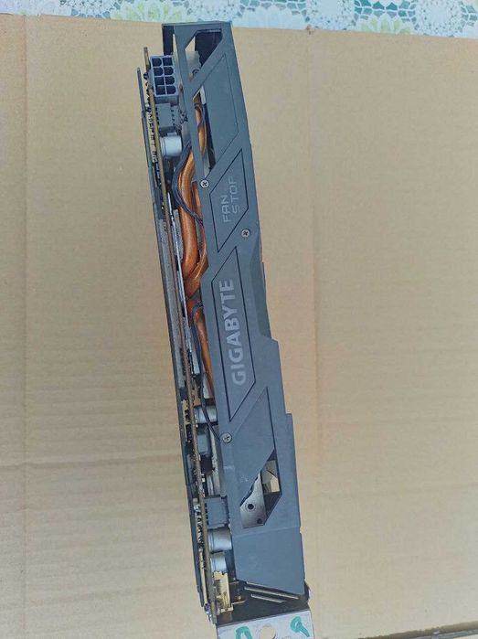 RX 570 gigabyte 4 Gb  видеокарта