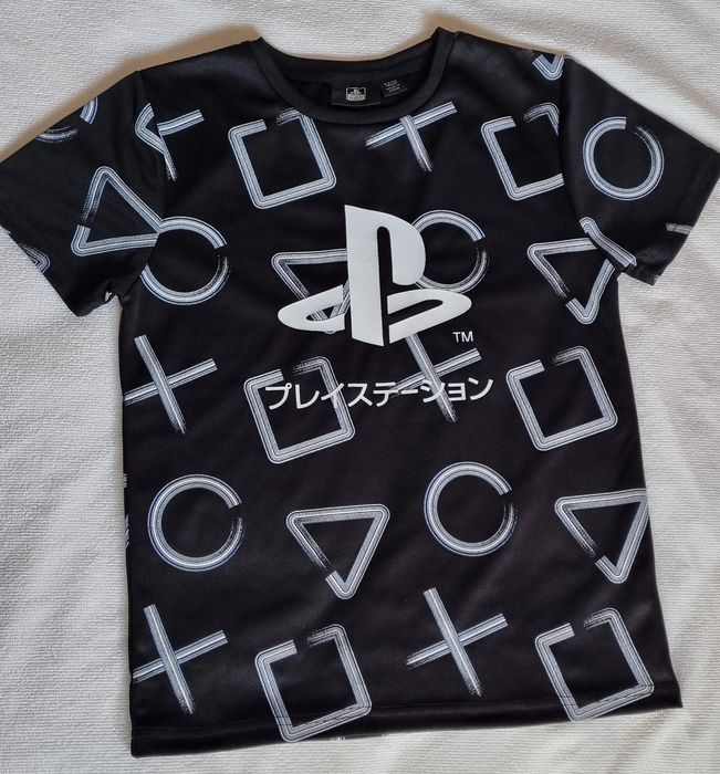 T-shirt PlayStation Oficial - Preta com Logótipo Japonês (8-9 anos)