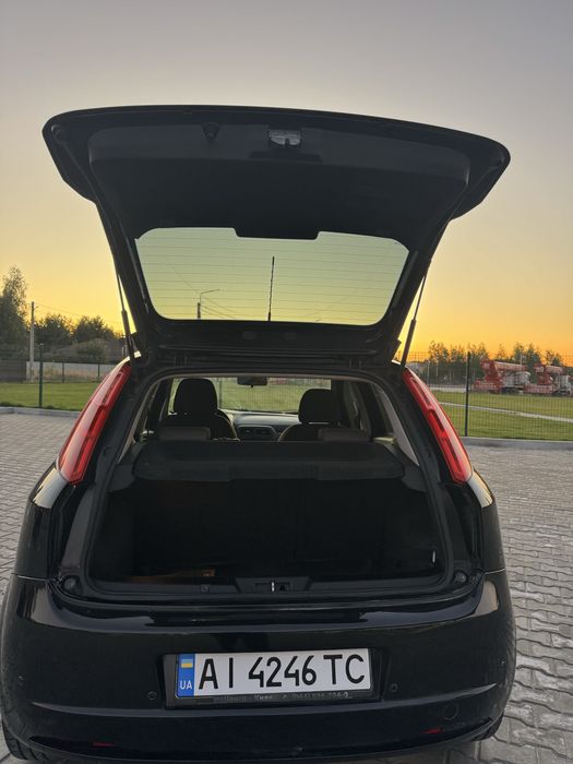 продам Fiat punto (grande) 1.4 чорний Автомат