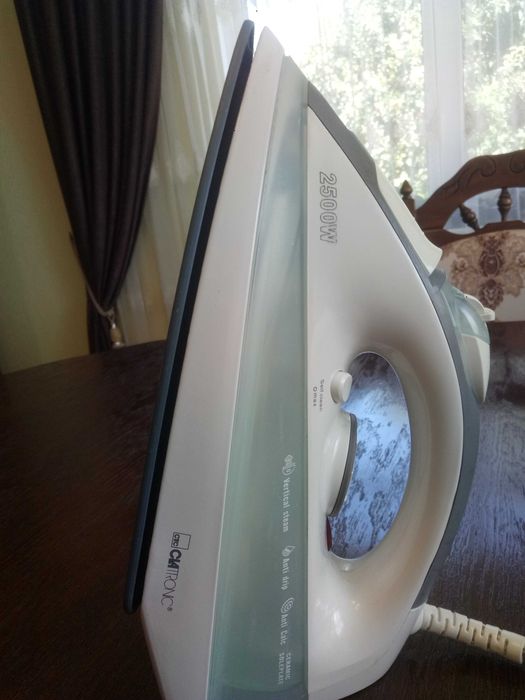 Утюг Clatronic 2500W