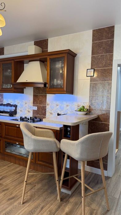 Будинок,Гостомель,Центр,Інд.газ опал,Без комісії%Терміново,Поряд ліс