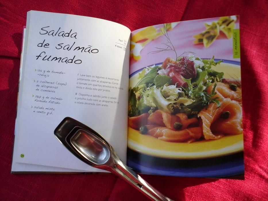 KIT Receitas SIMPLES & Rápidas/SALADAS + 6 Colheres/MEDIDA-INOX-Oferta
