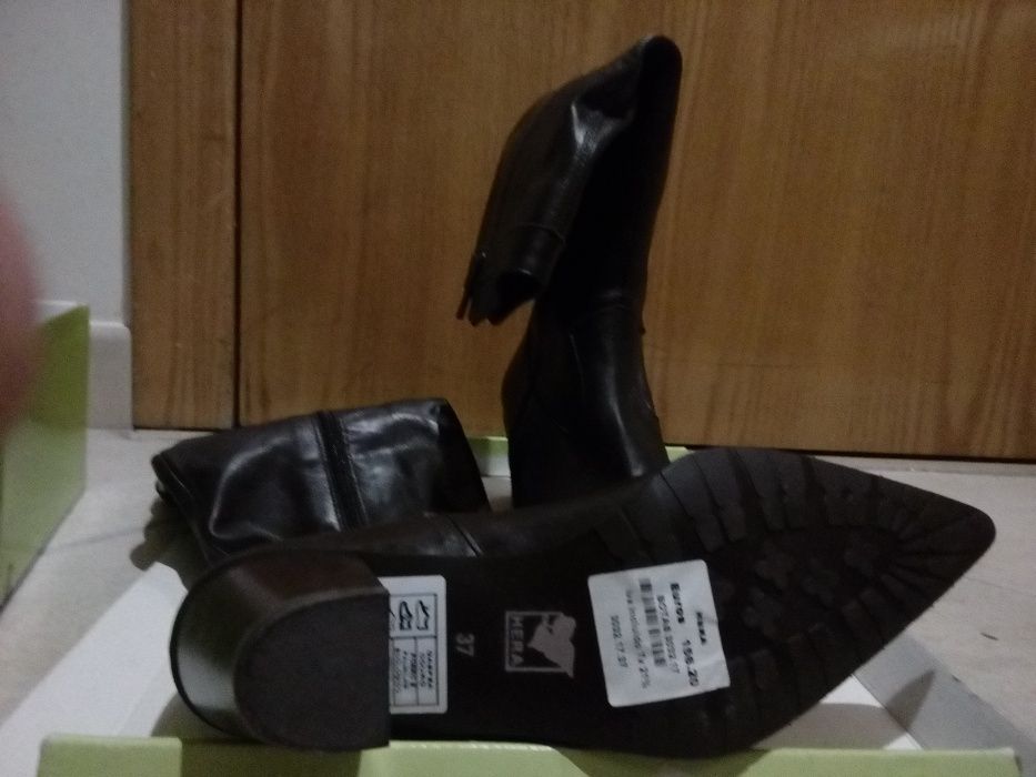 Botas Couro novas Hera tam 37
