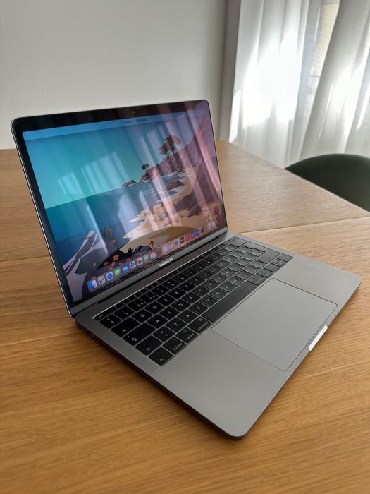 MacBook Pro 13" 201764740305256321122
