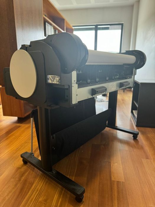 Selling Plotter with Guillotine and Consumables Included64170805559170122