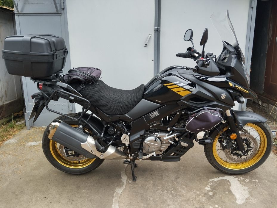 Мотоцикл сузукі встром 650