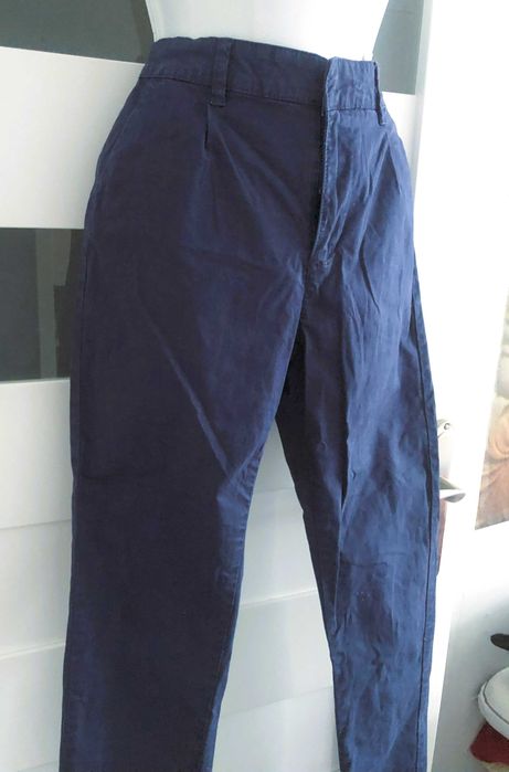Granatowe, proste spodnie