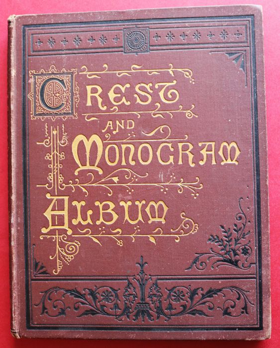 Álbum de Brasões e Monogramas com dezenas de peças