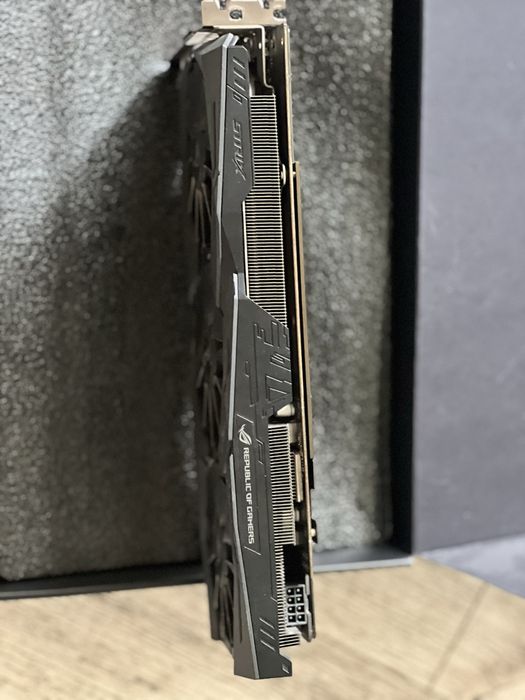 Відеокарта RX480 8gb asus  strix gaming