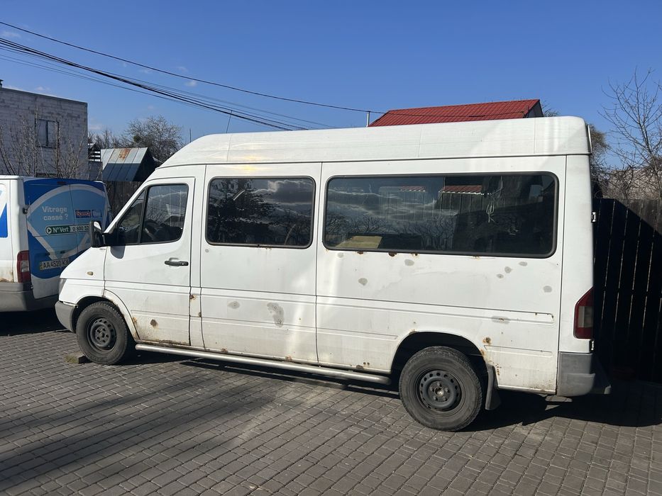 Mercedes Sprinter (пасажир)