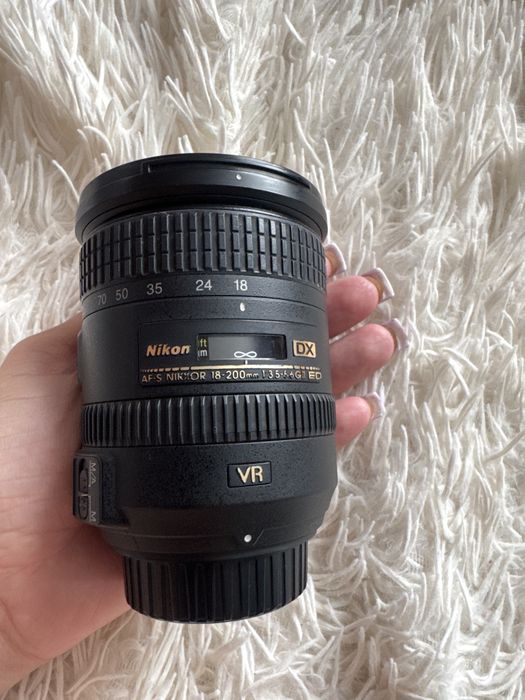 Об'єктив nikkor 18-200 dx vr ll
