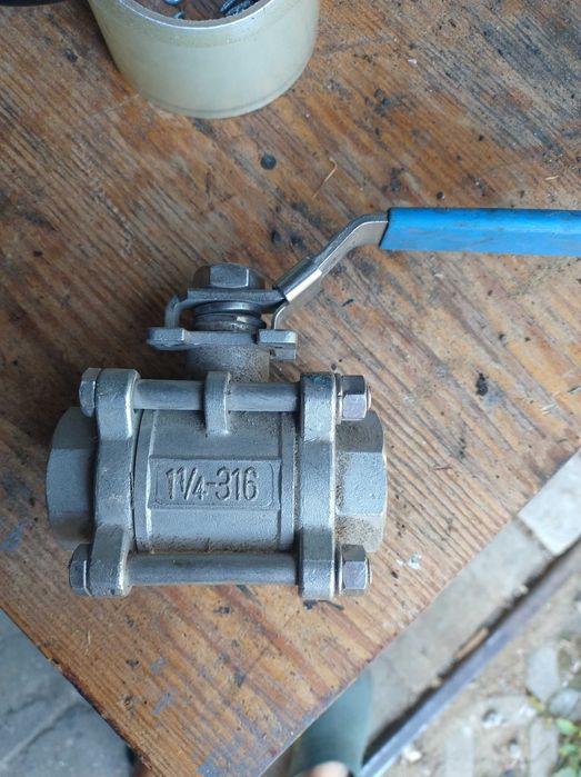 Sprzedam zawór kulowy 1 1/2 stał nierdzewna