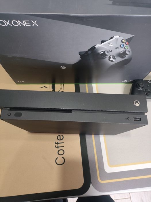 Xbox one x 1 TB  два оригінальні джойстики