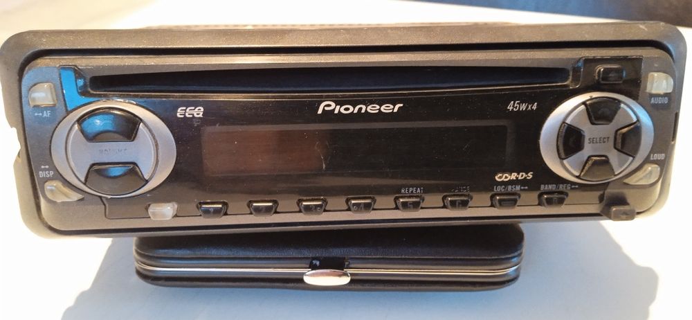 Pioneer radio na CD