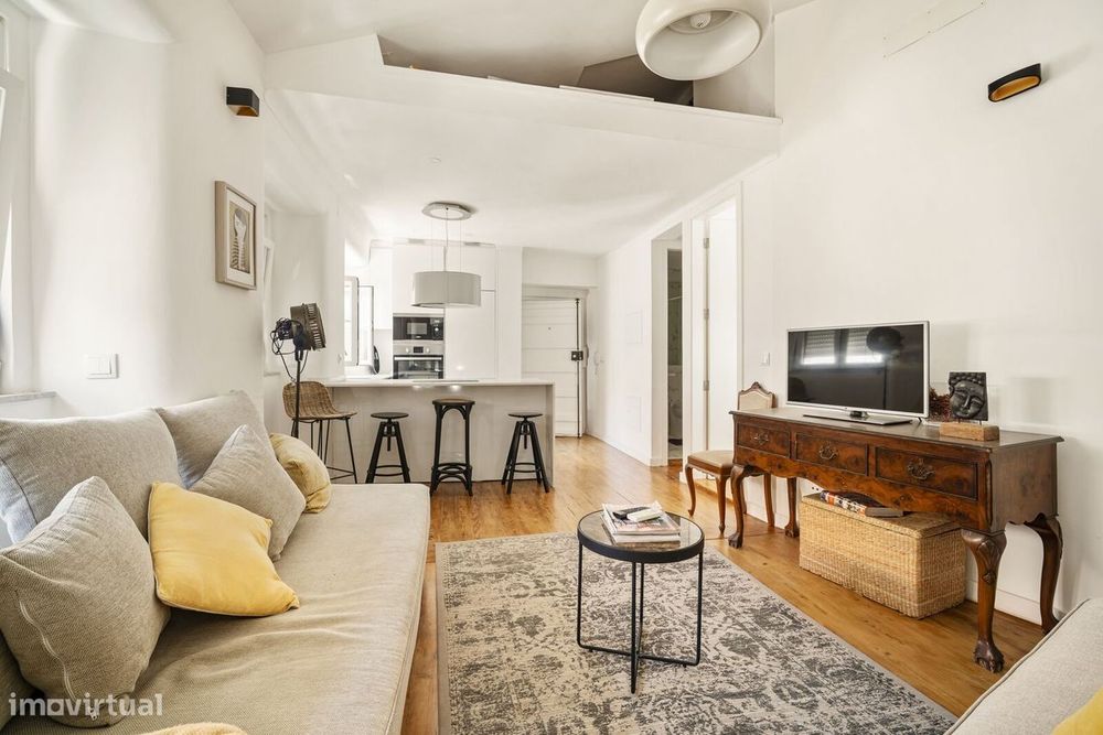 Apartamento T2 com vista, Praça da Alegria, Lisboa